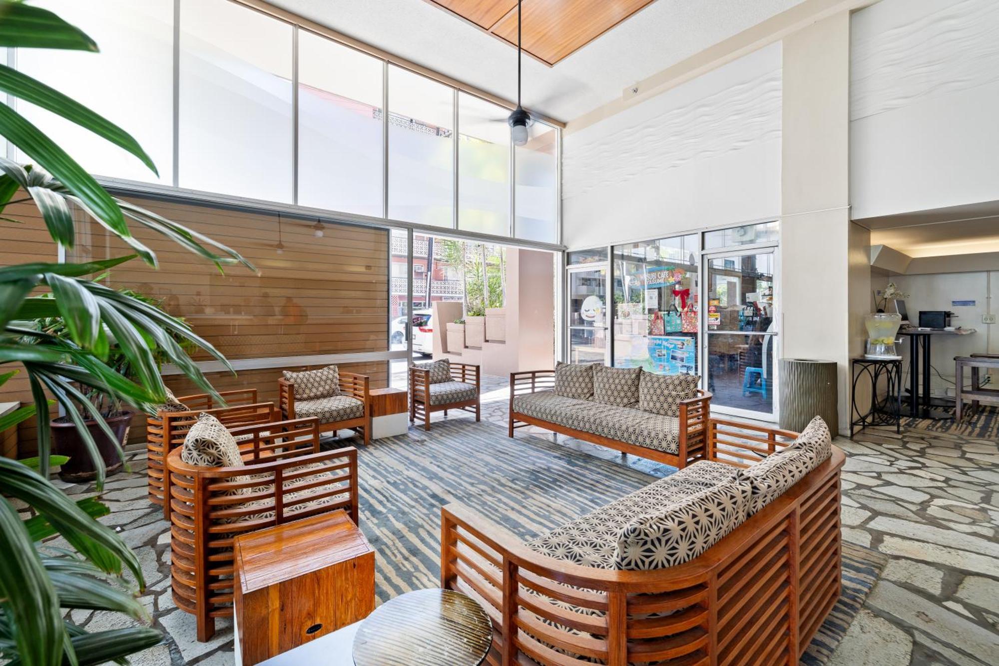 Cozy 1br With Great Ocean Views - 3 Mins To Waikiki Beach! Apartment