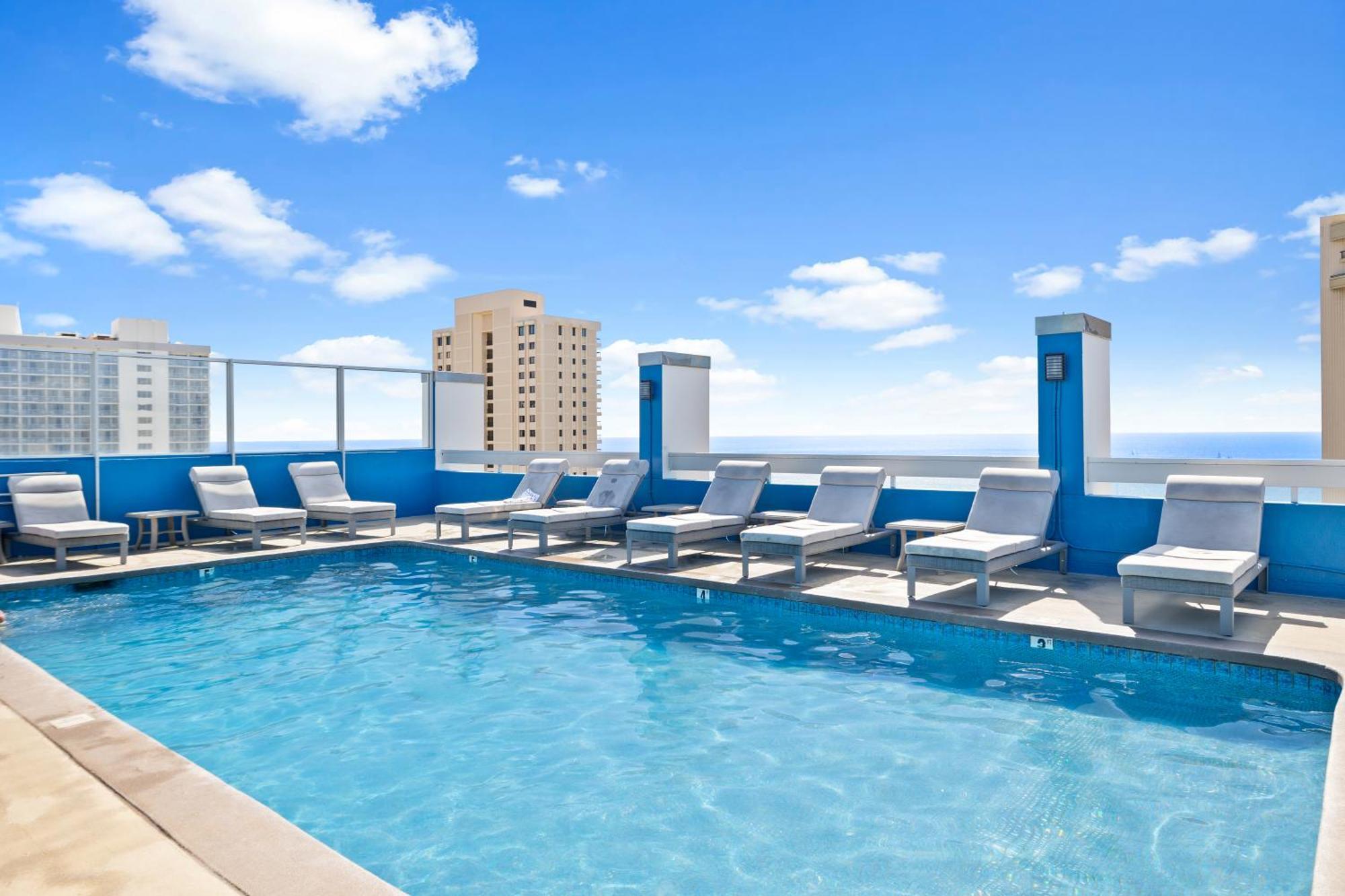 Cozy 1br With Great Ocean Views - 3 Mins To Waikiki Beach! Apartment *