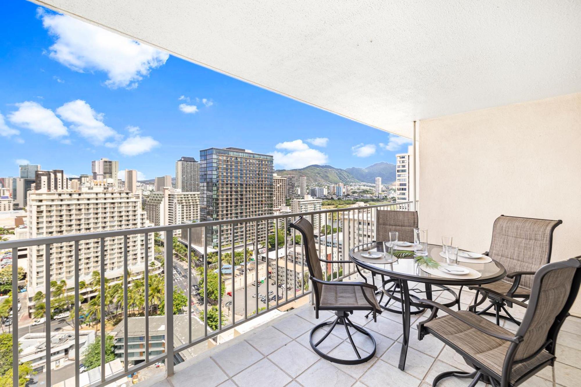 Cozy 1br With Great Ocean Views - 3 Mins To Waikiki Beach! Honolulu