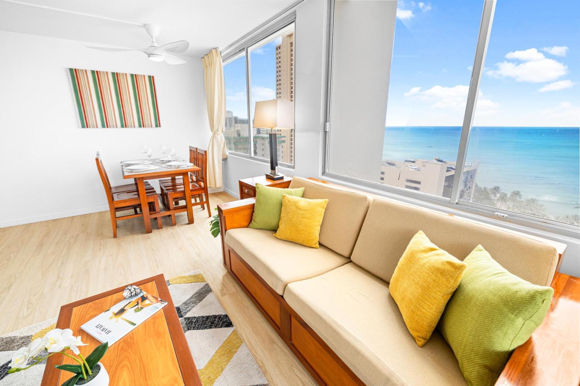 Cozy 1br With Great Ocean Views - 3 Mins To Waikiki Beach! *
