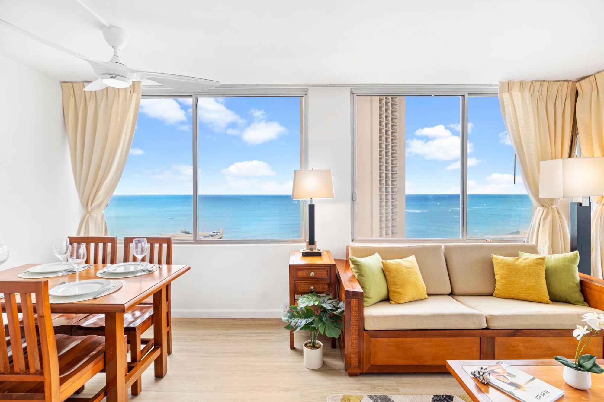 Apartment Cozy 1br With Great Ocean Views - 3 Mins To Waikiki Beach!